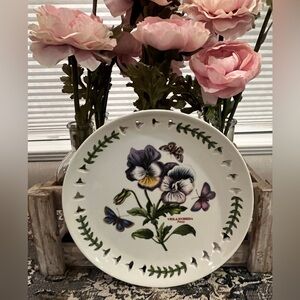 Portmeirion Botanic Garden Plate 'Viola Hybrida' (Pansy) Motif